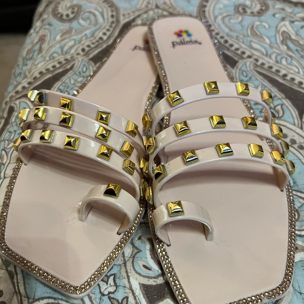 Women sandals